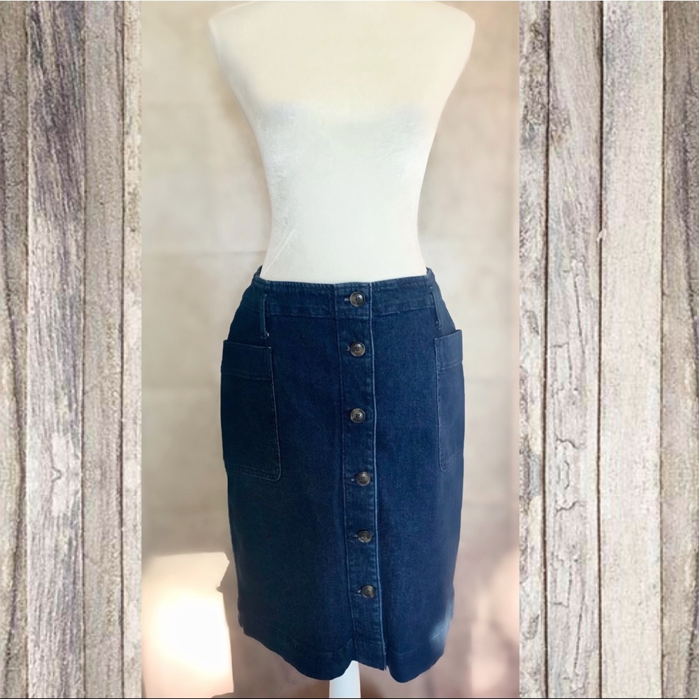 Loft button down denim skirt size Petite 8